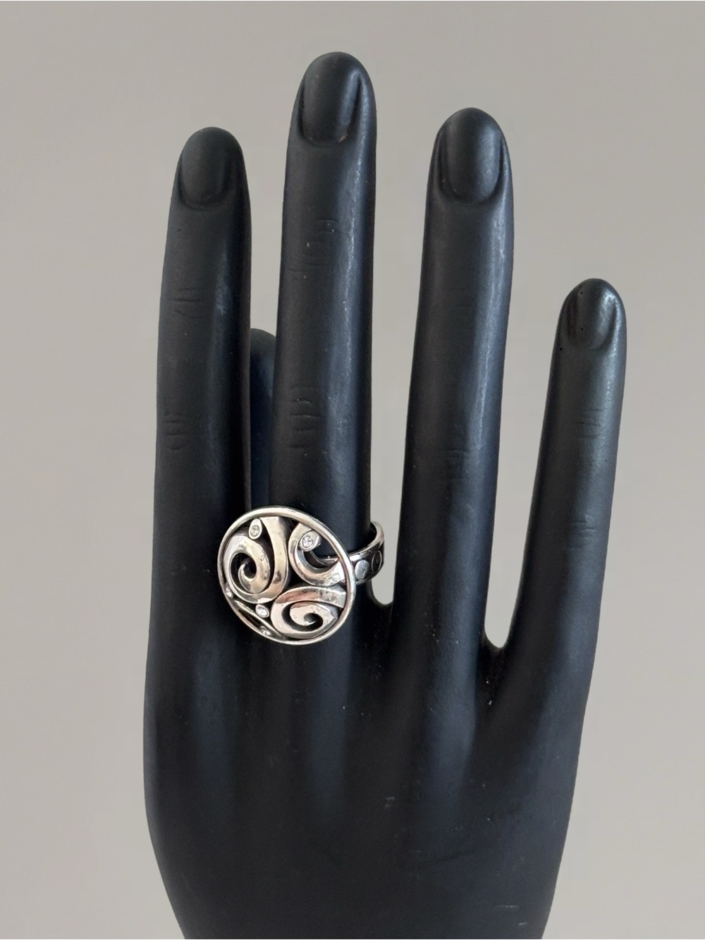 Brighton "London Groove Ring.  Retired and Rare. Size 8